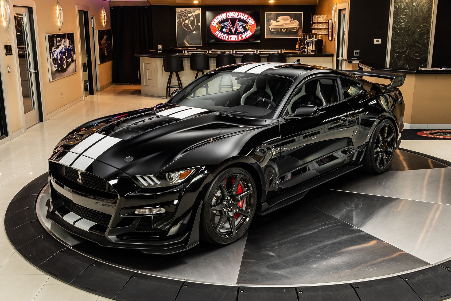Used 2020 Ford Mustang Shelby GT500 w/ Carbon Fiber Track Pack RWD image 5