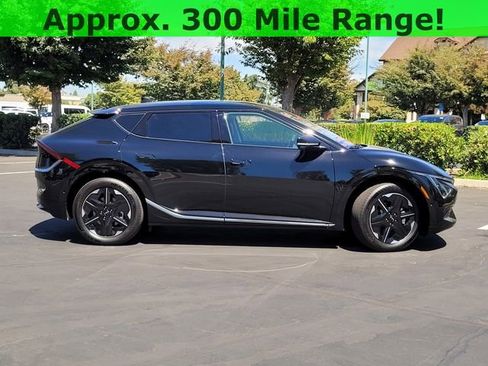 New 2025 Kia EV6 Wind image 3