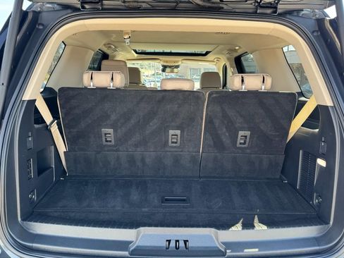 Used 2024 Ford Expedition Limited image 6