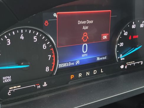 Used 2024 Ford Explorer XLT RWD image 9