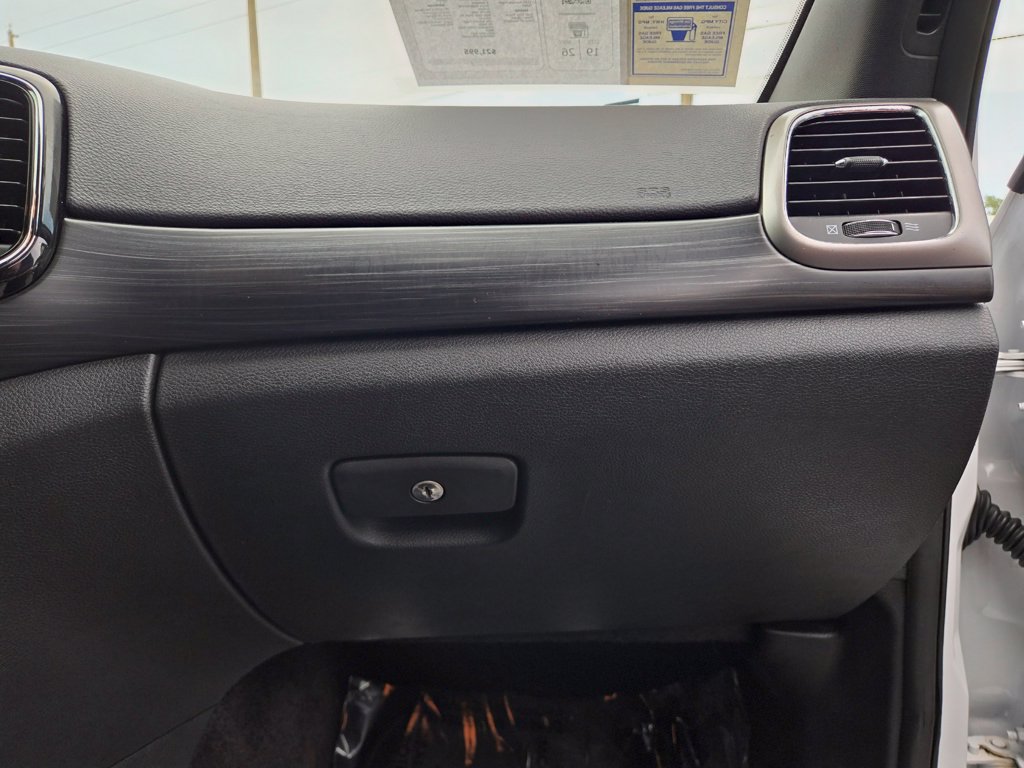 Used 2019 Jeep Grand Cherokee Altitude RWD image 44