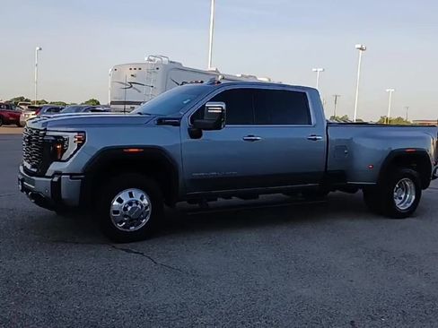 Used 2024 GMC Sierra 3500 Denali Ultimate AWD/4WD image 4