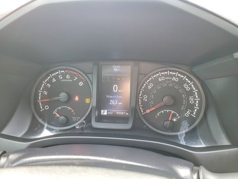 Used 2022 Toyota Tacoma SR image 11