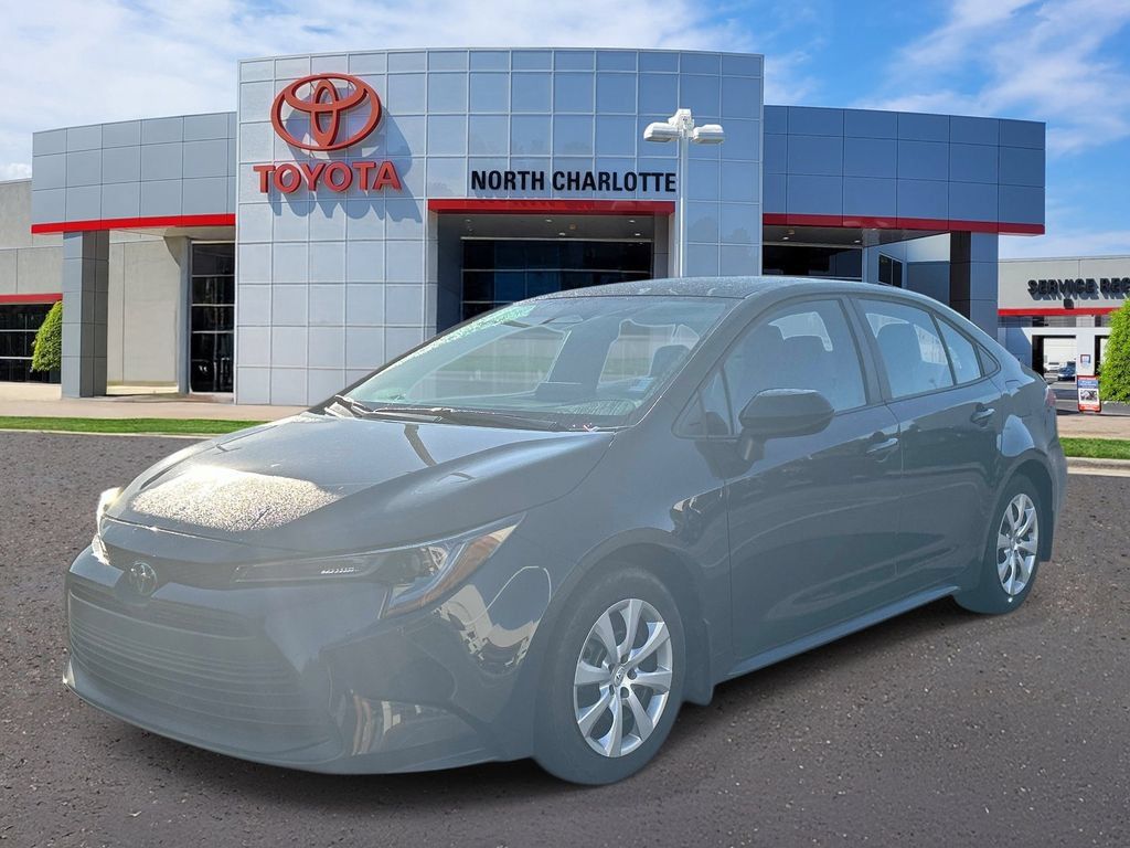 Used 2025 Toyota Corolla LE FWD image 4