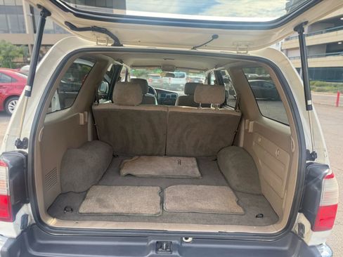 Used 2000 Toyota 4Runner SR5 image 11
