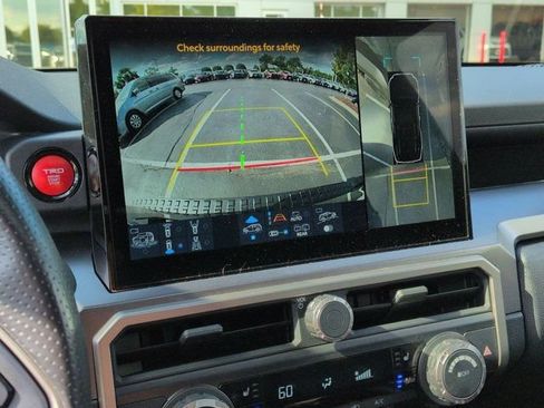 Certified 2025 Toyota 4Runner TRD Off-Road Premium AWD/4WD image 14