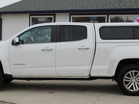Used 2016 GMC Canyon SLT image 2