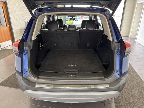 Used 2021 Nissan Rogue SV w/ Premium Package image 10