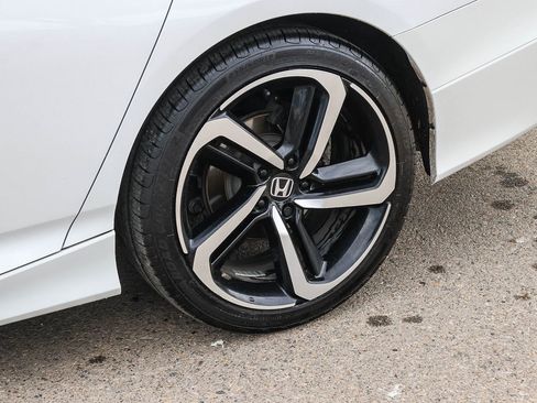 Used 2018 Honda Accord Sport image 10