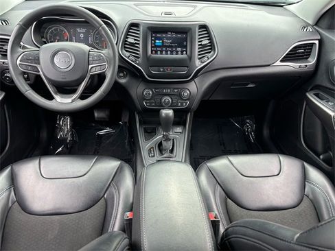 Used 2020 Jeep Cherokee Latitude Plus image 7