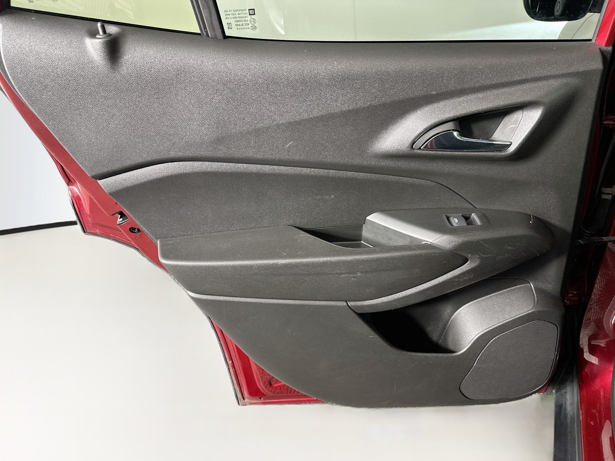 Used 2025 Chevrolet Trax LT FWD image 25