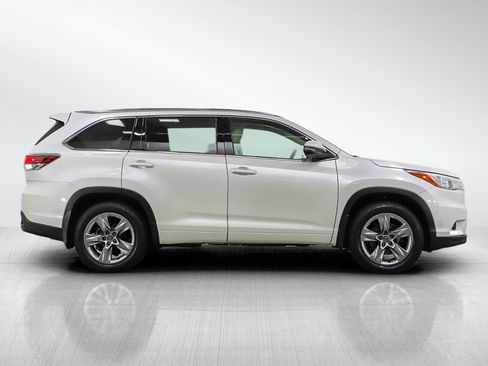 Used 2016 Toyota Highlander Limited image 6