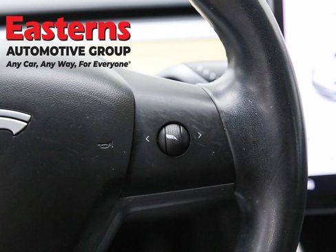 Used 2019 Tesla Model 3 Standard Range image 17