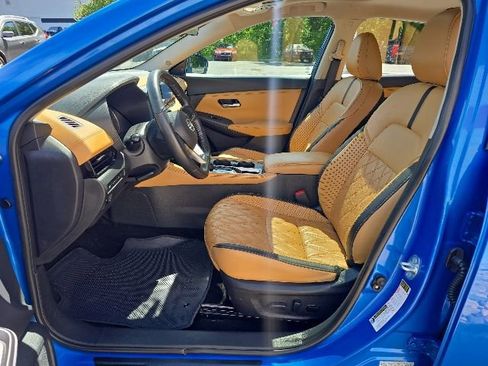 Used 2024 Nissan Sentra SV w/ SV Premium Package FWD image 11