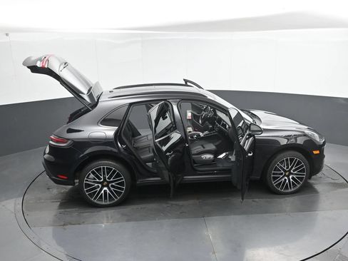Used 2022 Porsche Macan AWD/4WD image 50