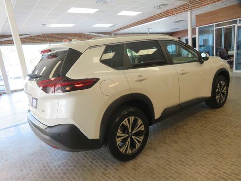 Used 2022 Nissan Rogue SV w/ SV Premium Package image 69