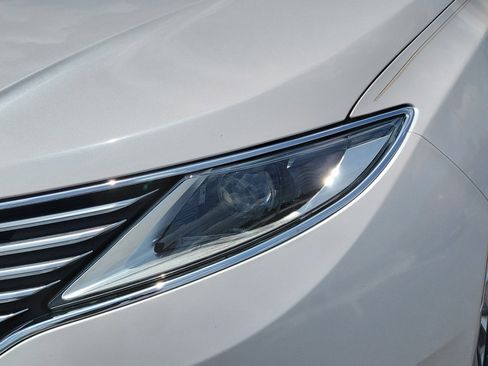 Used 2014 Lincoln MKZ w/ Equipment Group 102A Reserve FWD image 10