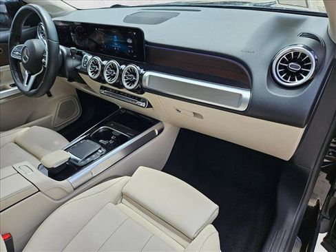 Used 2023 Mercedes-Benz GLB 250 4MATIC image 18