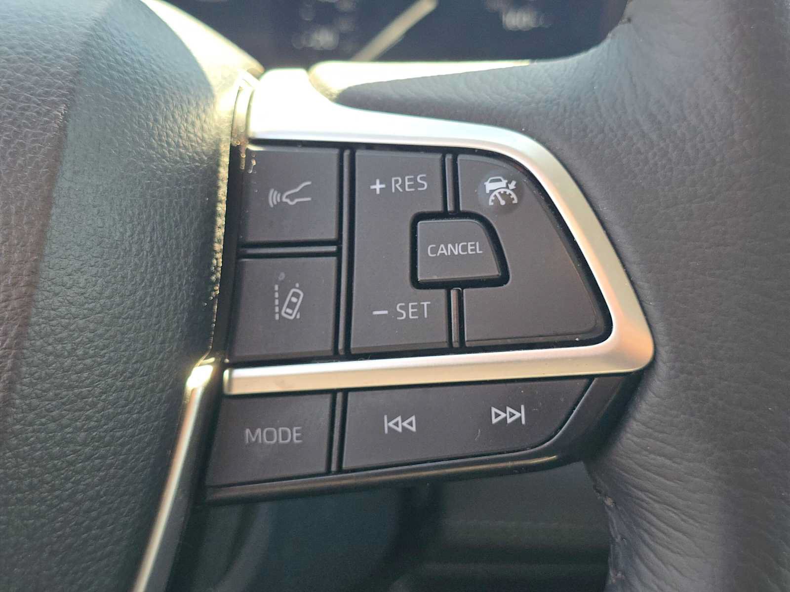 Certified 2025 Toyota Sienna XLE w/ XLE Plus Package FWD image 30