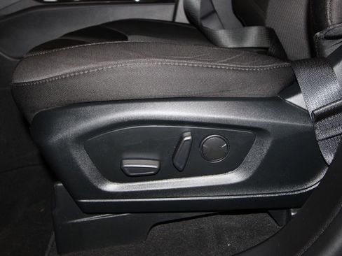 Used 2022 Ford Explorer XLT image 7