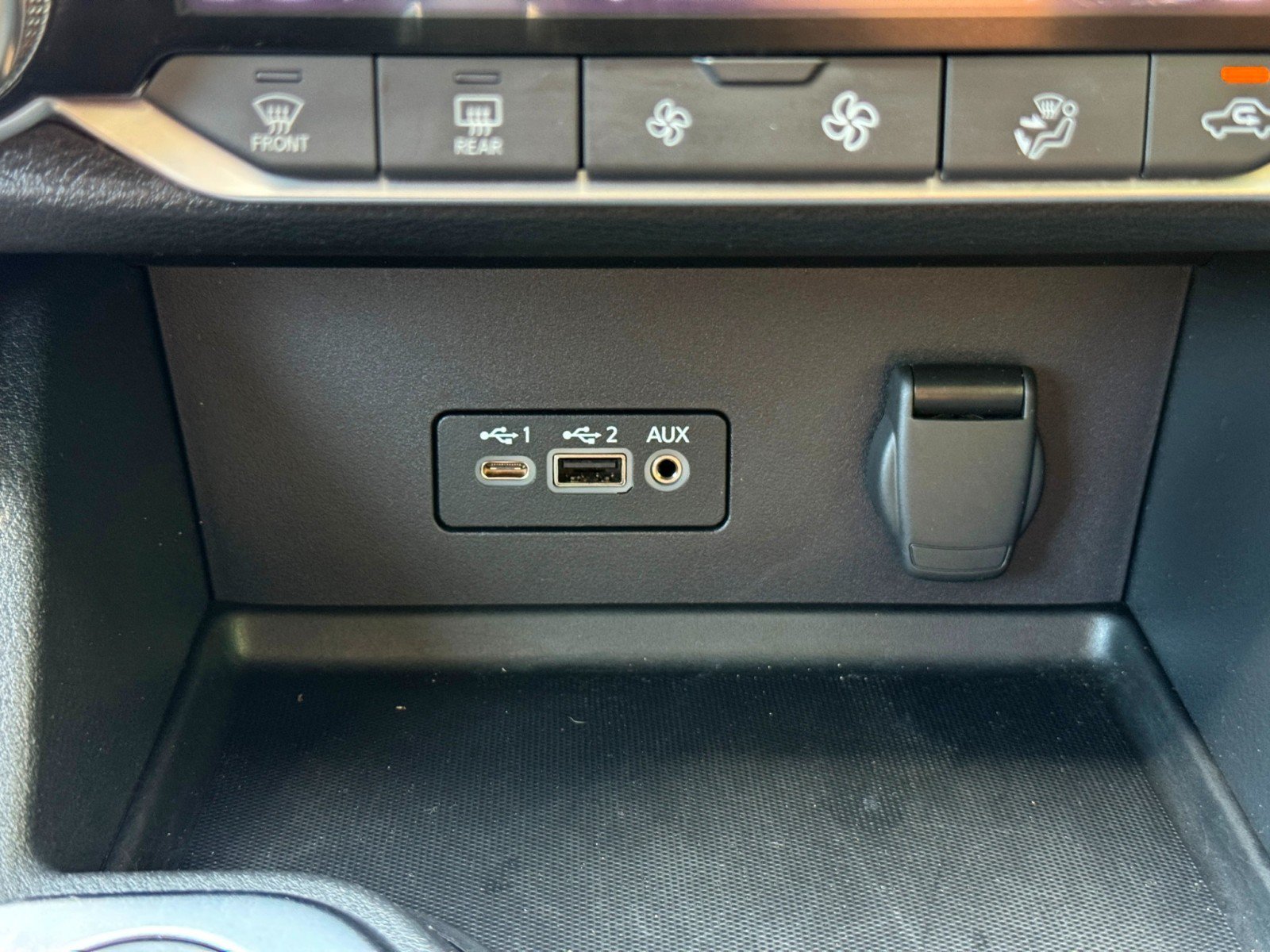Used 2023 Nissan Sentra SV w/ All-Weather Package FWD image 25