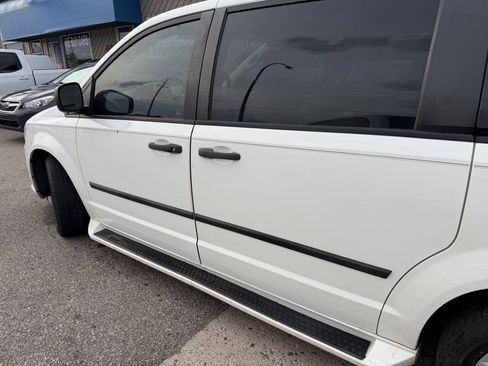 Used 2013 Dodge Grand Caravan American Value Package FWD image 14