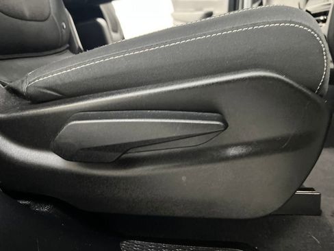 Used 2023 Jeep Grand Cherokee L Laredo image 19