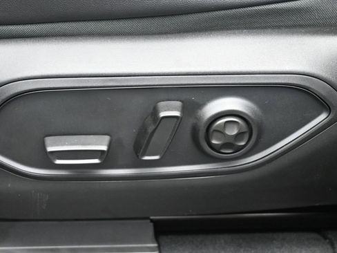 New 2025 Jeep Grand Cherokee L Limited w/ Black Appearance Package image 18