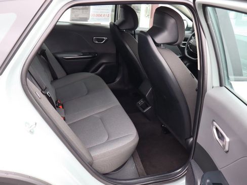 Used 2025 Kia K4 FWD image 6
