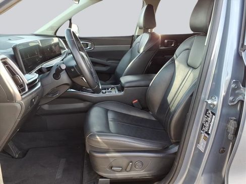 Used 2024 Kia Sorento S image 18