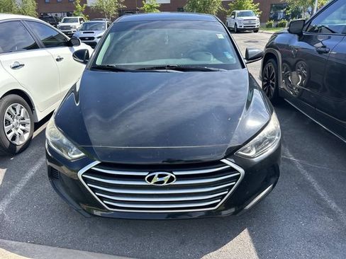 Used 2018 Hyundai Elantra SEL FWD image 2