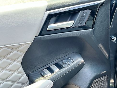 New 2025 Mitsubishi Outlander SEL image 18