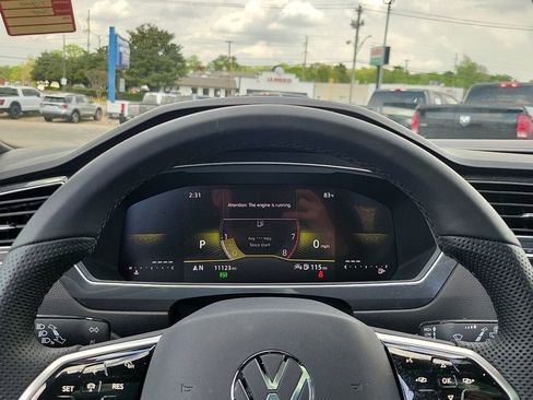 Used 2024 Volkswagen Tiguan SE R-Line w/ MDO Package, Three-Row FWD image 18