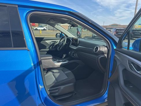 Used 2025 Chevrolet Blazer LT AWD/4WD image 11