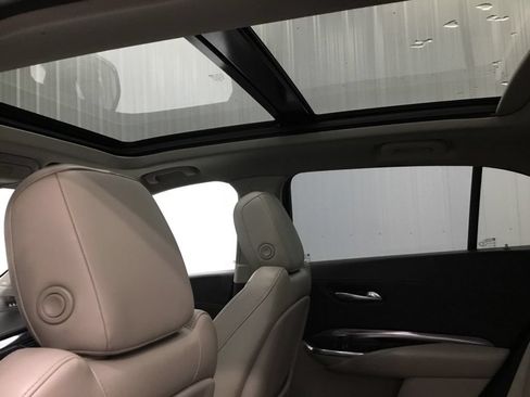 Used 2019 Cadillac XT4 Luxury w/ Cold Weather Package AWD/4WD image 28