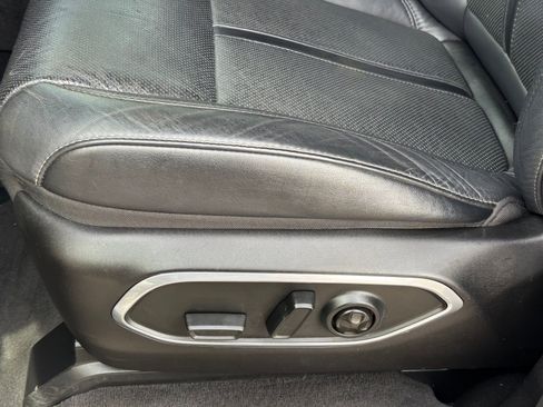 Used 2024 Jeep Wagoneer Series II w/ Flexible Seating Group RWD image 20