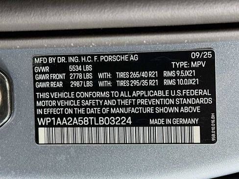 Certified 2026 Porsche Macan AWD/4WD image 33