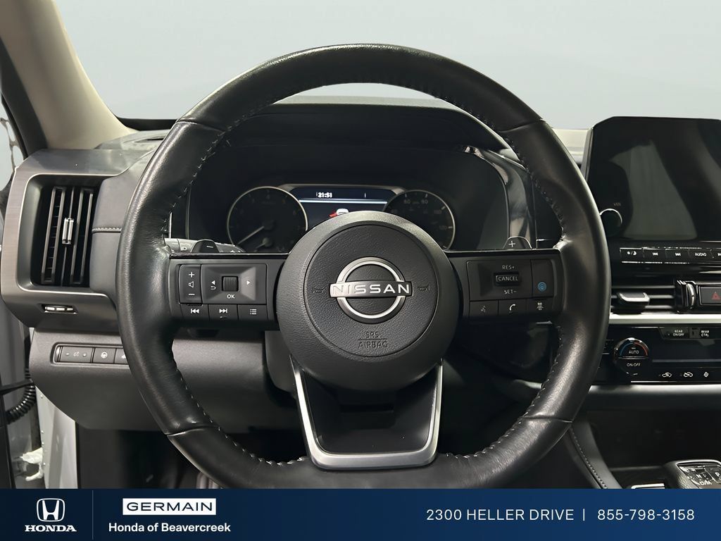 Used 2025 Nissan Pathfinder SL FWD image 16