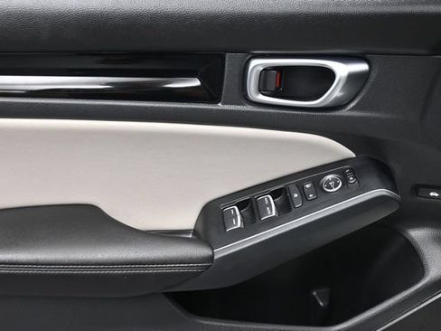 Used 2023 Honda Civic Touring image 7