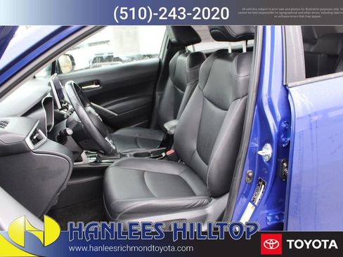 Used 2024 Toyota Corolla Cross XLE image 12