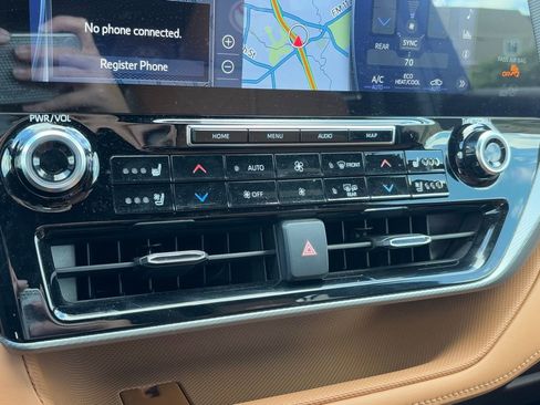 Used 2022 Toyota Highlander Platinum image 23