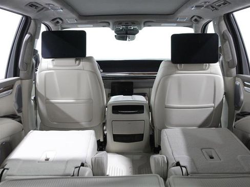 New 2025 Cadillac Escalade Premium Luxury Platinum w/ LPO, Floor Liner Package image 23