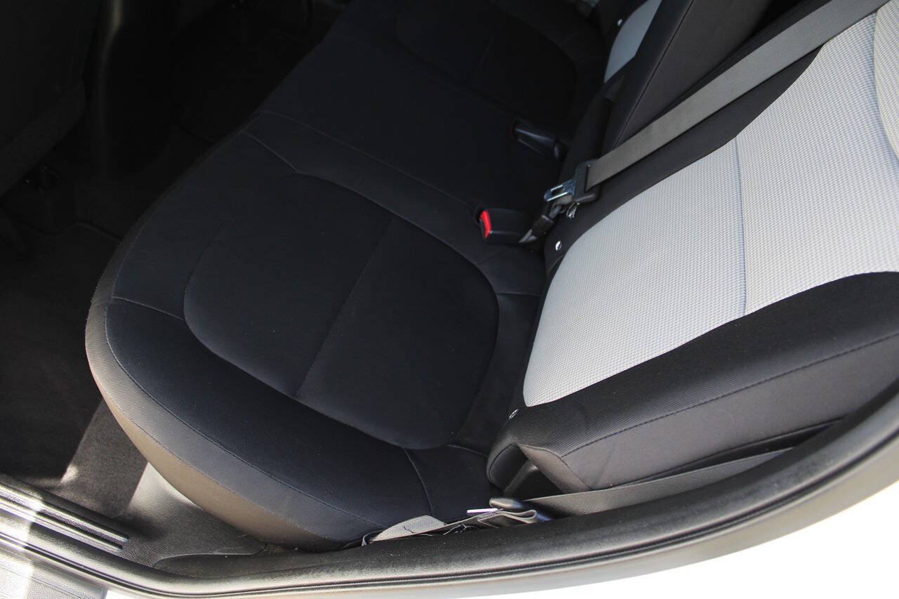 Used 2014 Kia Soul FWD image 32