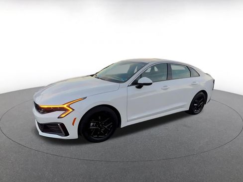 Used 2025 Kia K5 LXS image 8