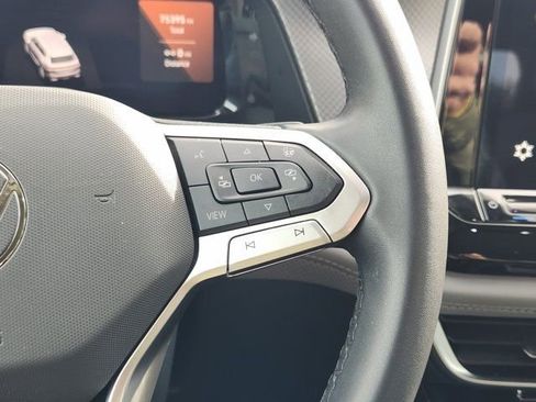 Used 2024 Volkswagen Atlas Peak Edition SEL image 31