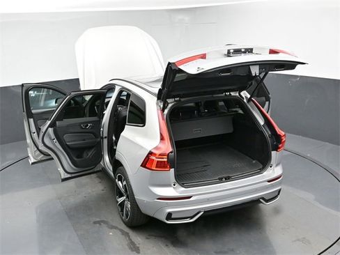 Used 2023 Volvo XC60 B5 Ultimate w/ Climate Package image 52