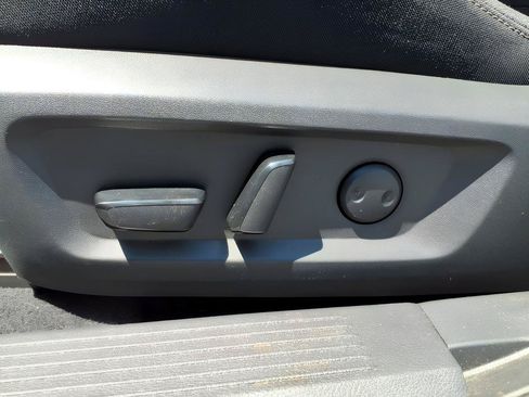 Used 2023 Nissan Rogue SV AWD/4WD image 14