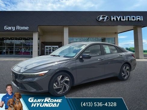 Certified 2025 Hyundai Elantra Sport FWD image 4