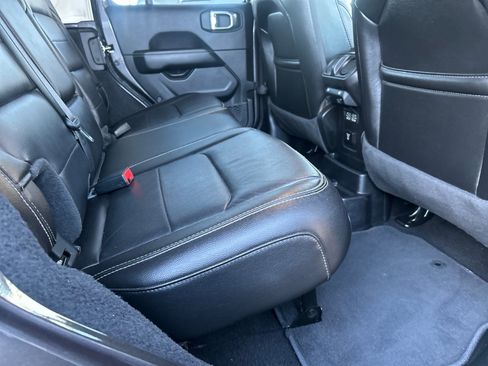 Used 2021 Jeep Wrangler Unlimited Sahara w/ Uconnect 4C Nav & Sound Group image 19
