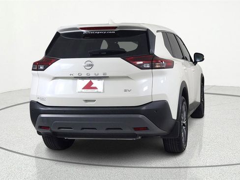 Used 2023 Nissan Rogue SV FWD image 5
